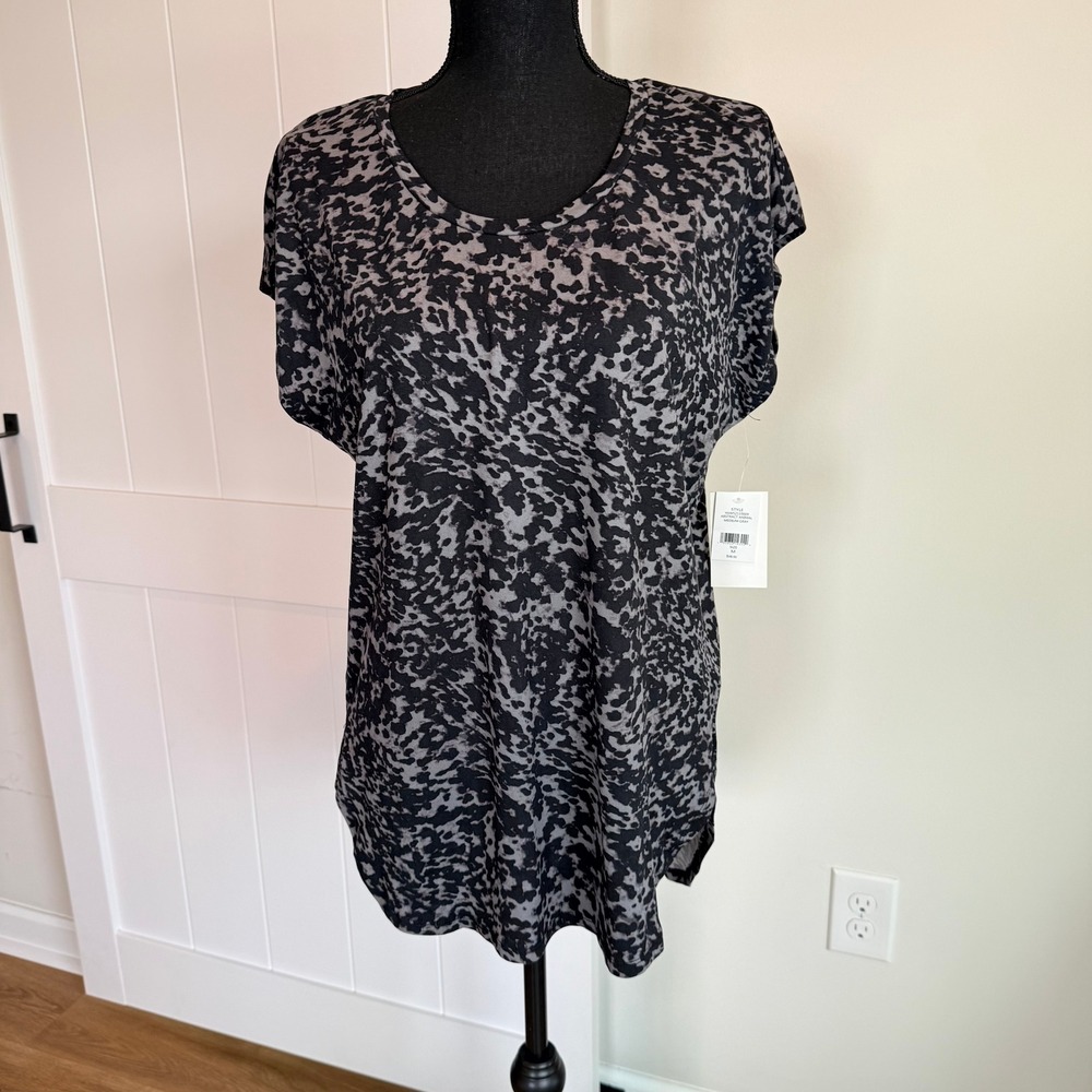 NWT Halston Studio Abstract Animal Print Tunic Top Gray Black M Athleisure Luxe